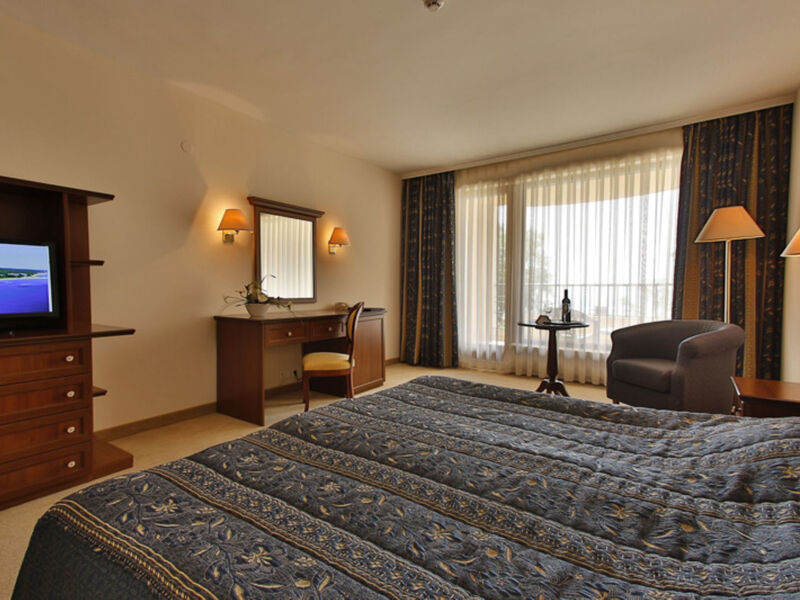 Hvd Riviera Beach Hotel