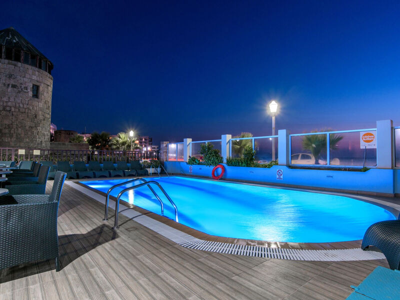 Riviera Hotel