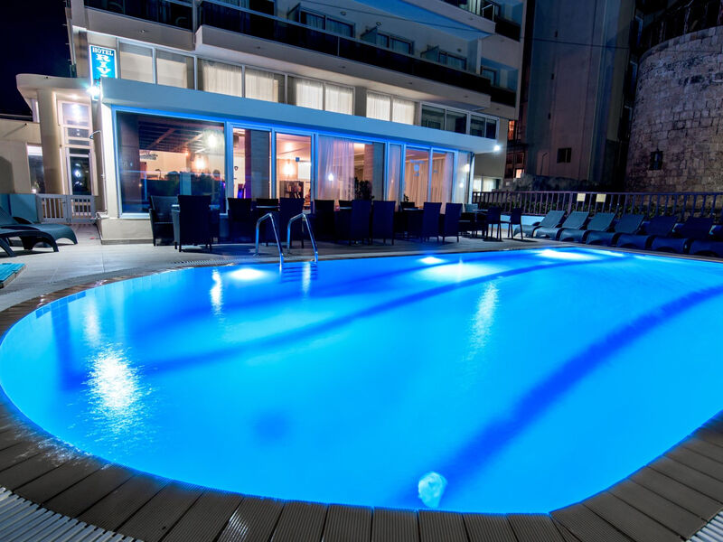 Riviera Hotel