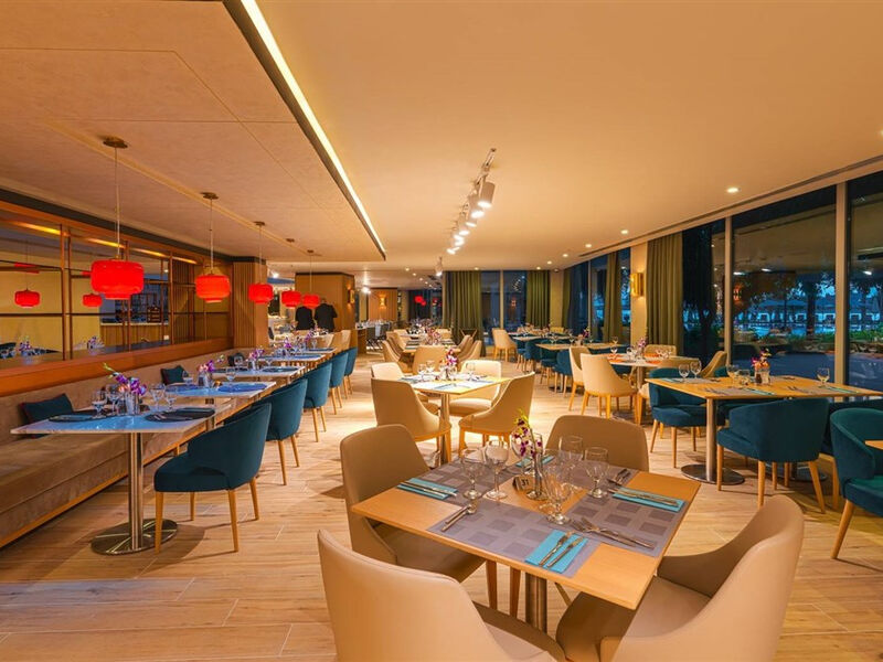 Rixos The Palm Hotel & Suites