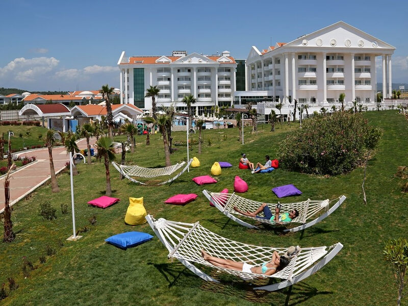 Roma Beach Resort & Spa