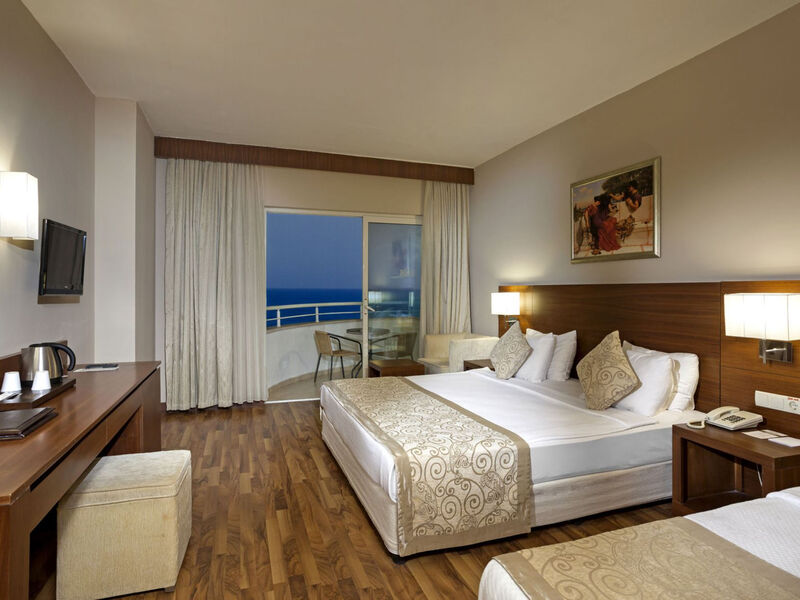 Roma Beach Resort & Spa