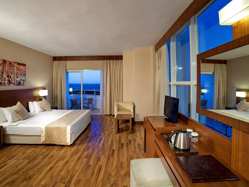 Roma Beach Resort & Spa