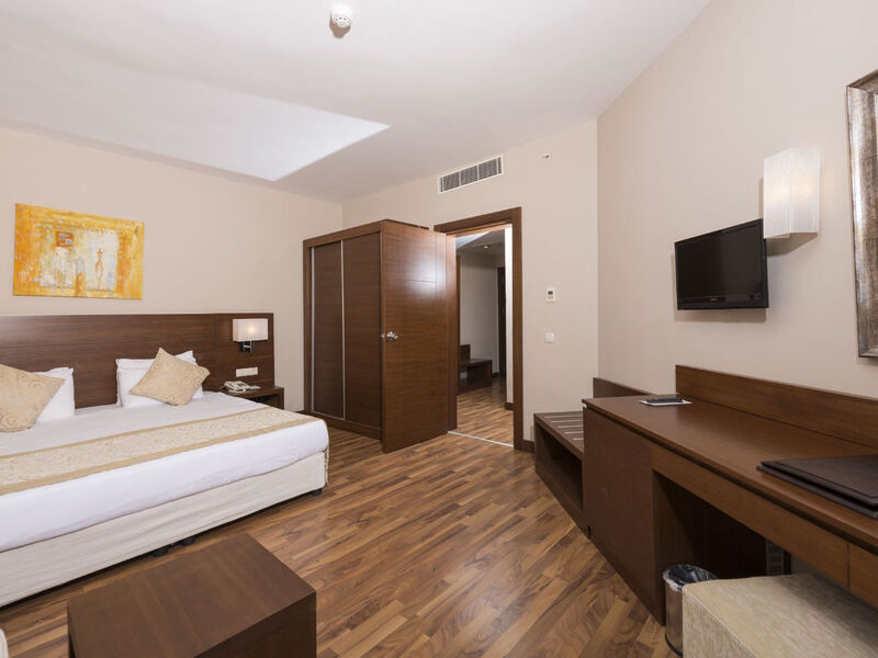 Roma Beach Resort & Spa
