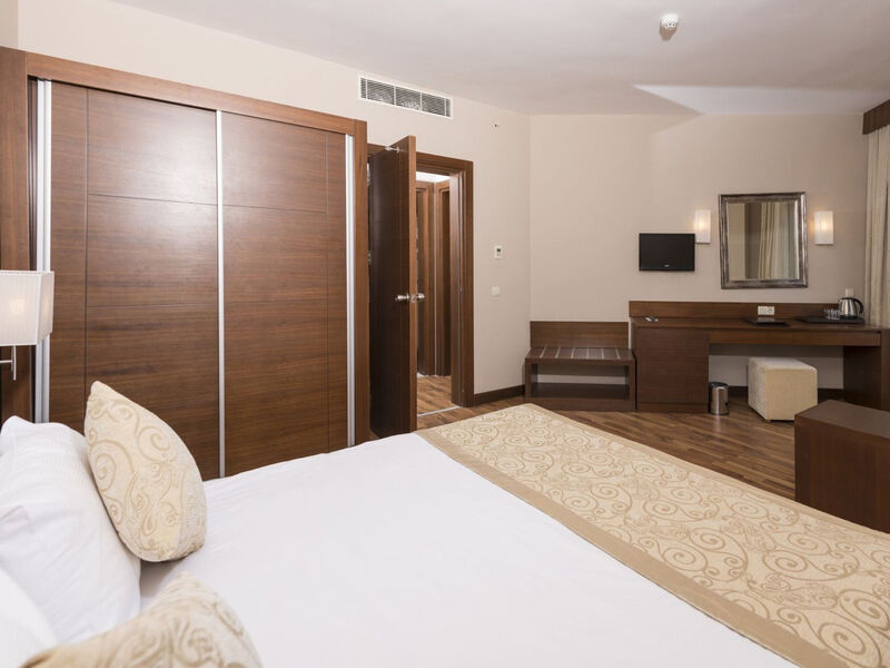 Roma Beach Resort & Spa