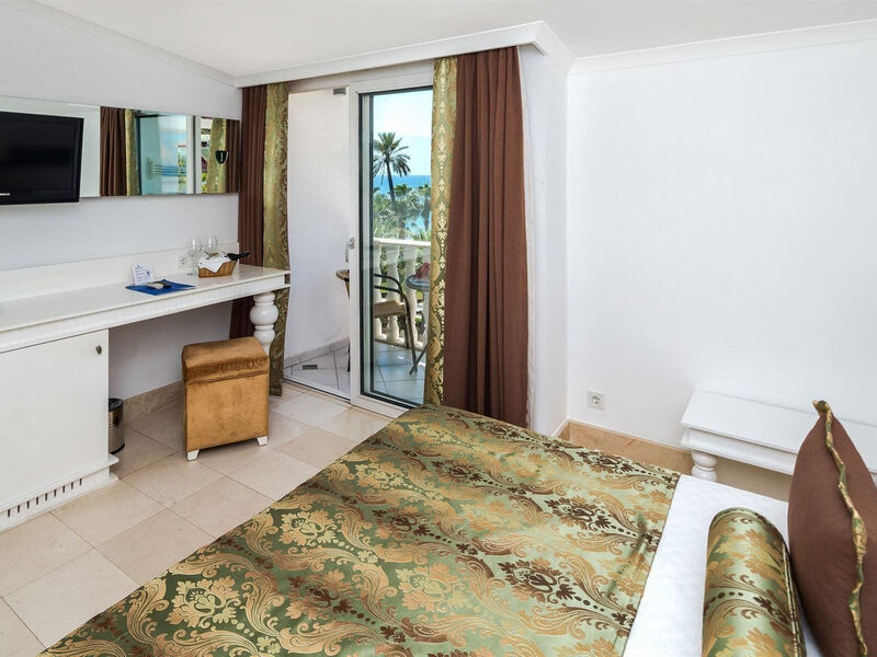 Rose Gardens Holiday Village