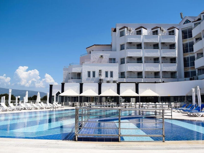 Roseira Beach Resort