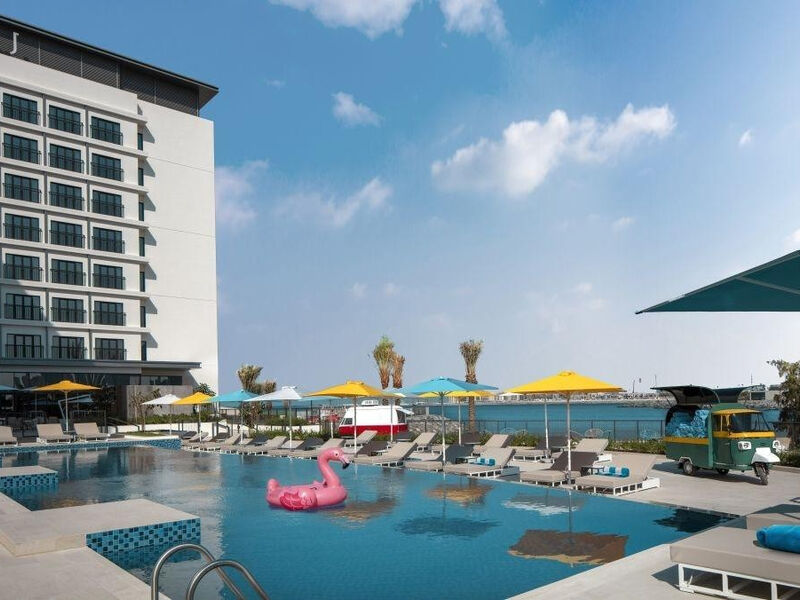 Rove La Mer Beach