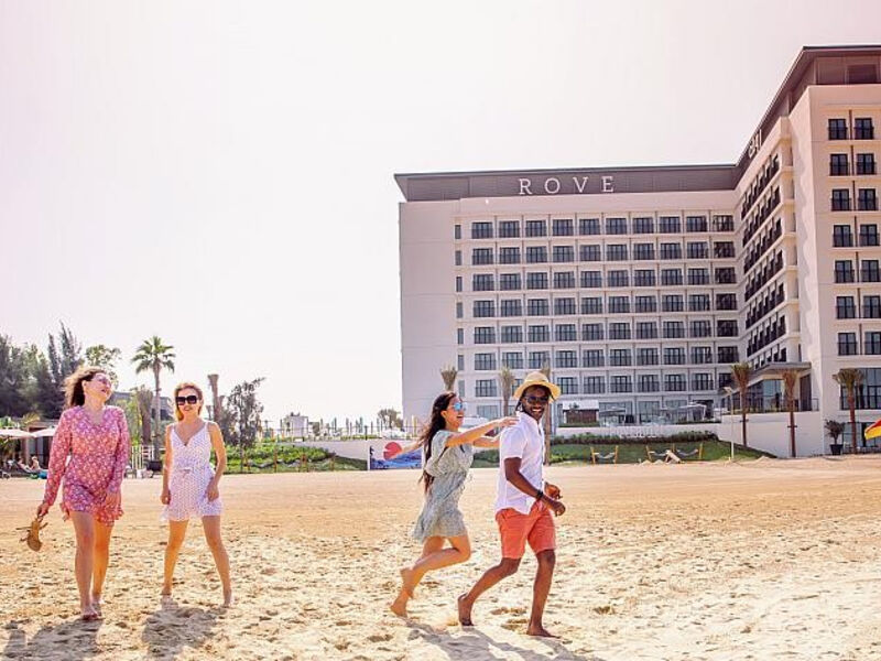 Rove La Mer Beach