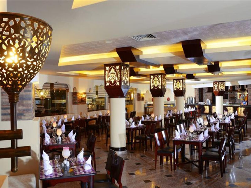 Royal Albatros Moderna Resort
