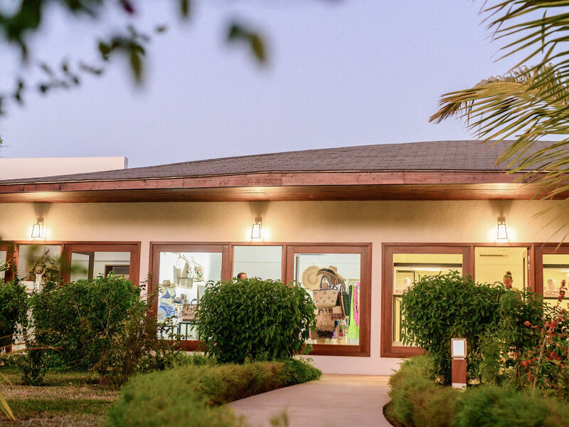 Royal Andilana Resort & Spa