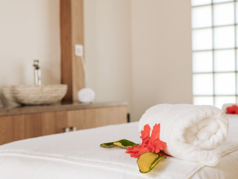 Royal Andilana Resort & Spa