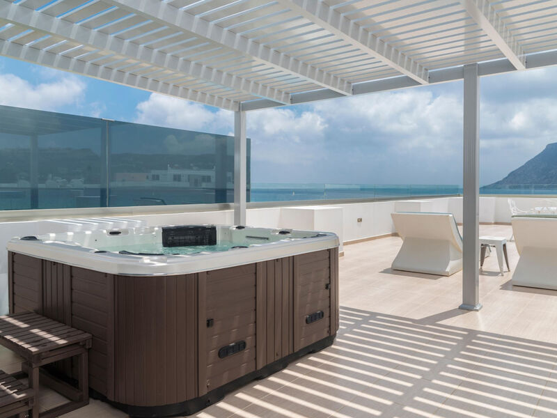 Royal Bay Hotel
