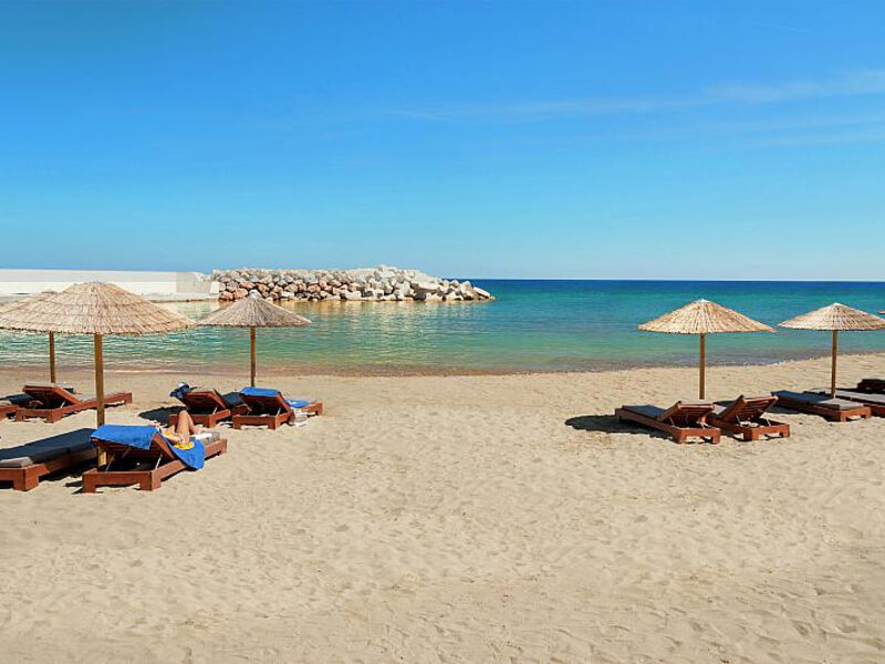 Royal Blue Resort