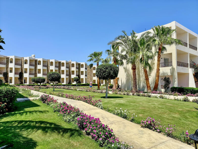 Royal Brayka Beach