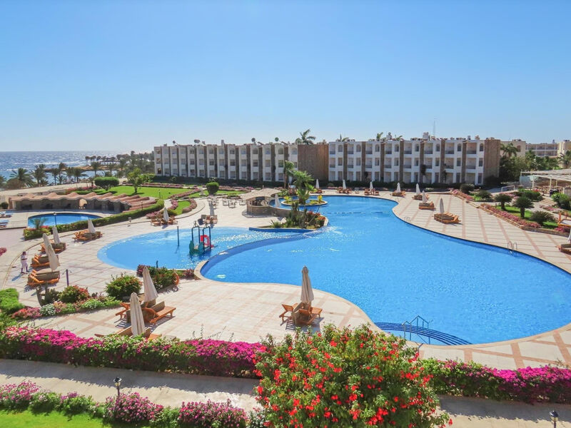Royal Brayka Beach