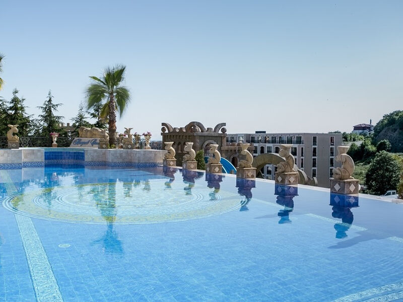 Hotel Royal Castle Design & Spa
