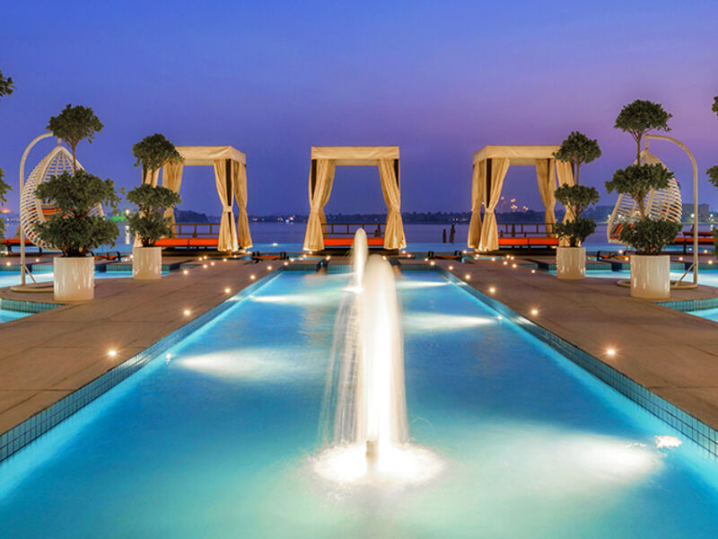 Royal Central The Palm