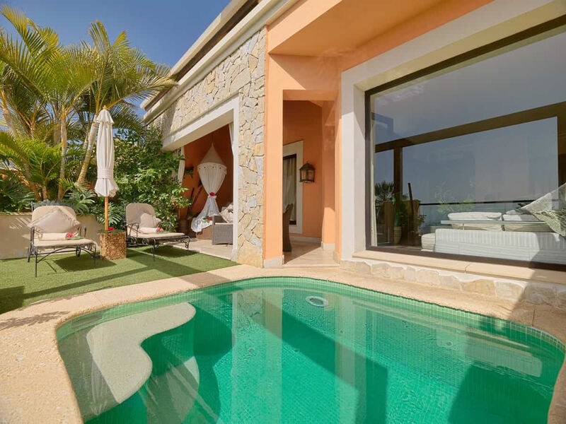 Royal Garden Villas