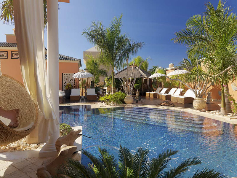 Royal Garden Villas