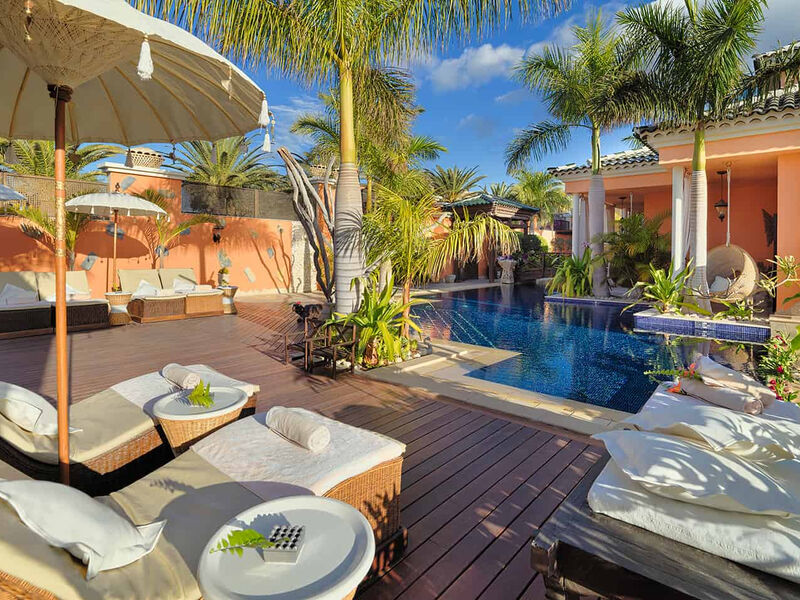 Royal Garden Villas
