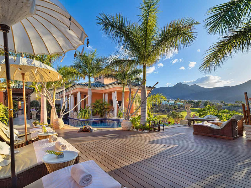 Royal Garden Villas