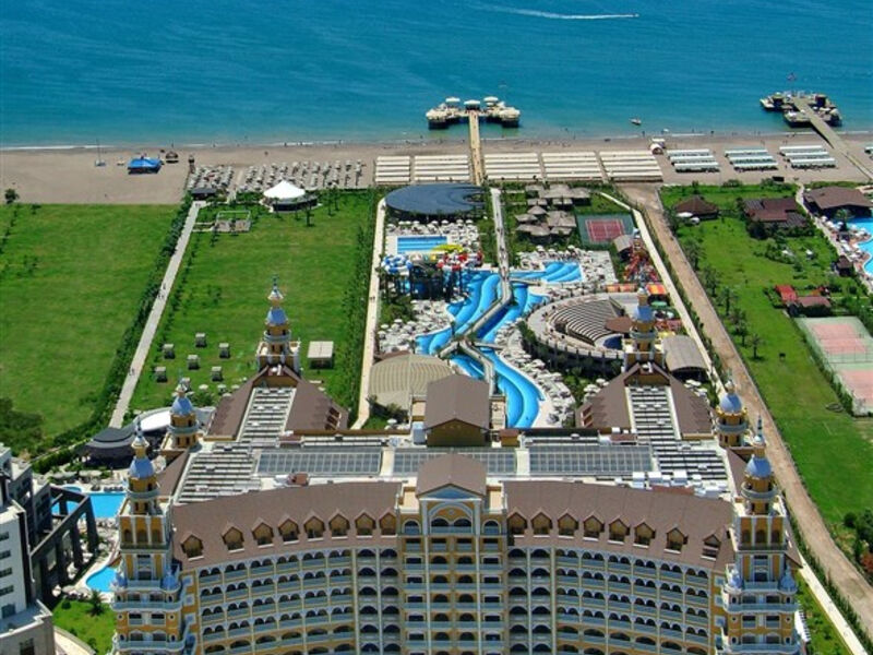 Royal Holiday Palace