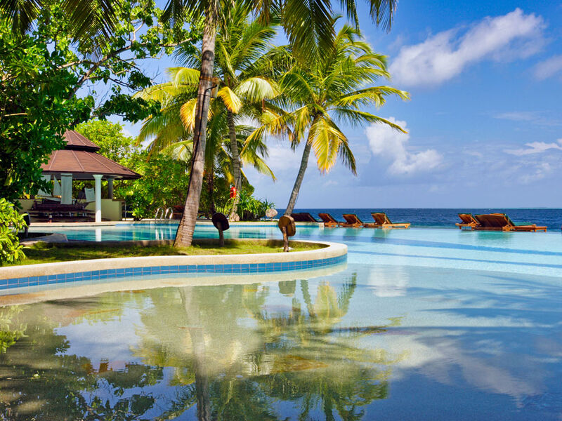 Royal Island Resort & Spa