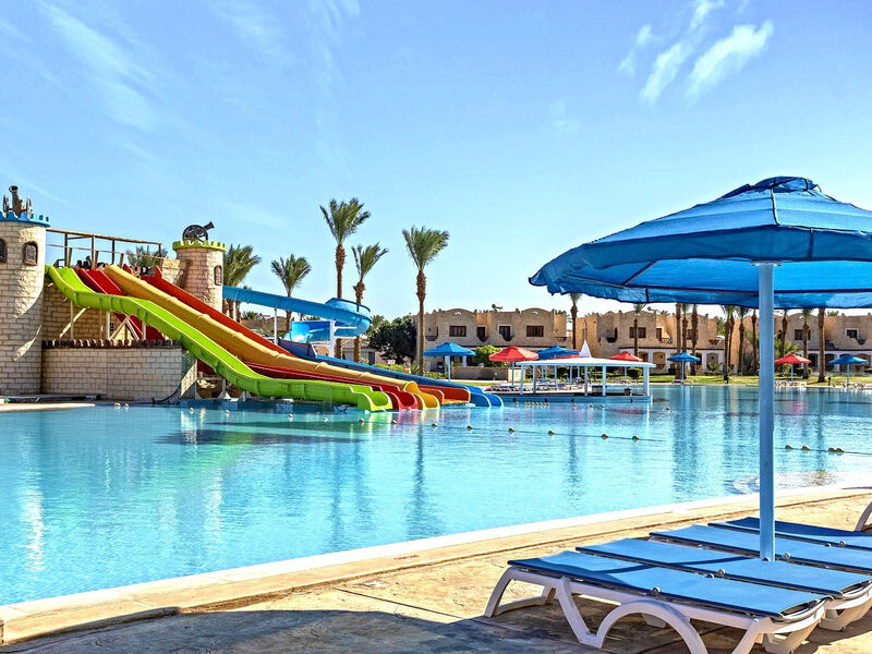 Royal Lagoons Resort & Aquapark