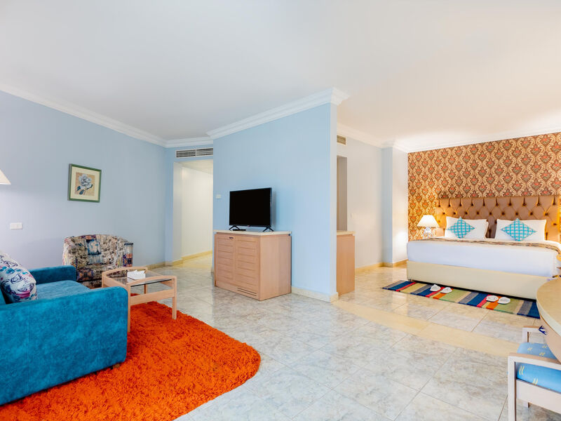 Royal Lagoons Resort & Aquapark