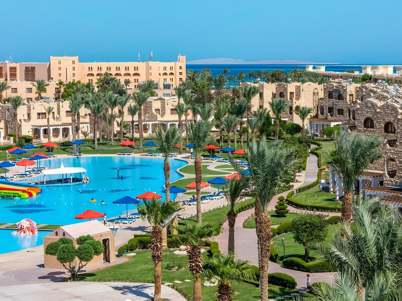 Royal Lagoons Resort & Aquapark