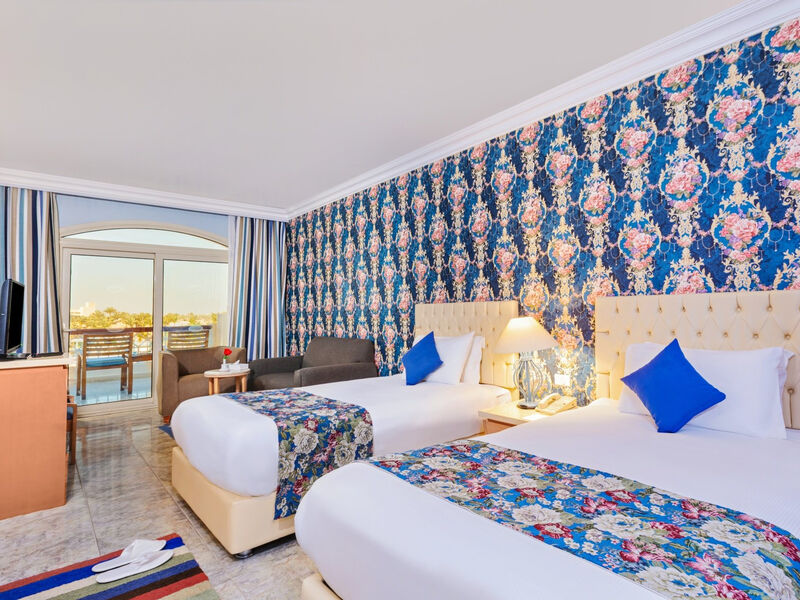 Royal Lagoons Resort & Aquapark