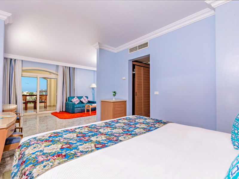 Royal Lagoons Resort & Aquapark