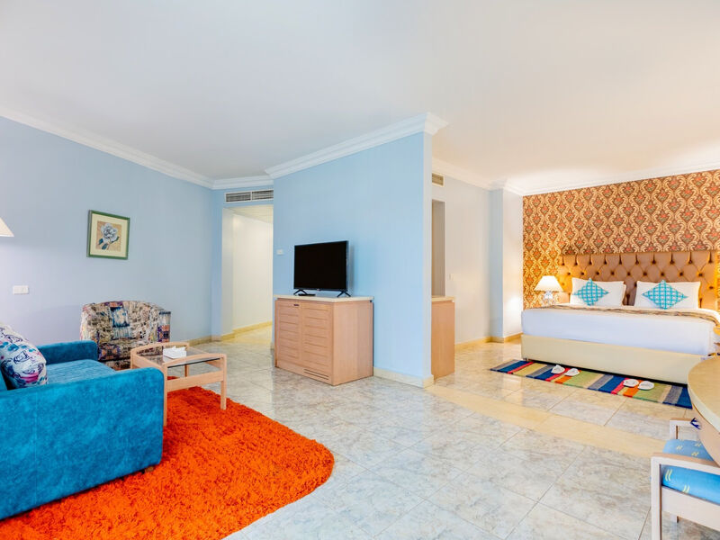 Royal Lagoons Resort & Aquapark