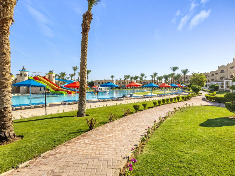 Royal Lagoons Resort & Aquapark