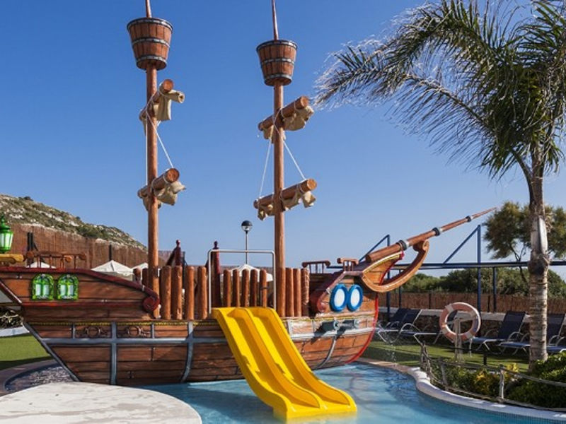 Royal Son Bou Family Club