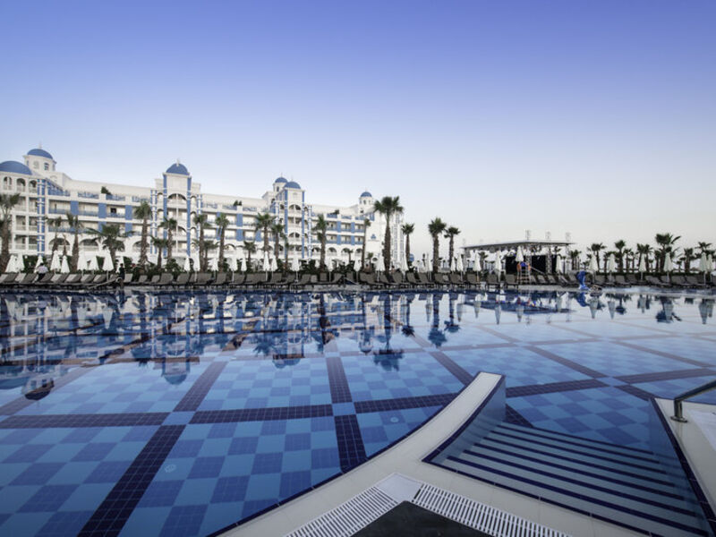 Rubi Platinum Spa Resort & Suites