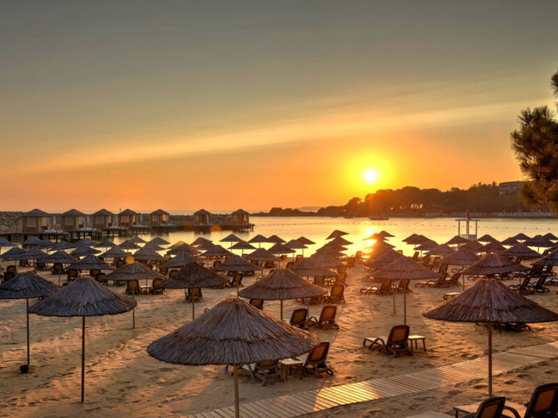 Rubi Platinum Spa Resort & Suites
