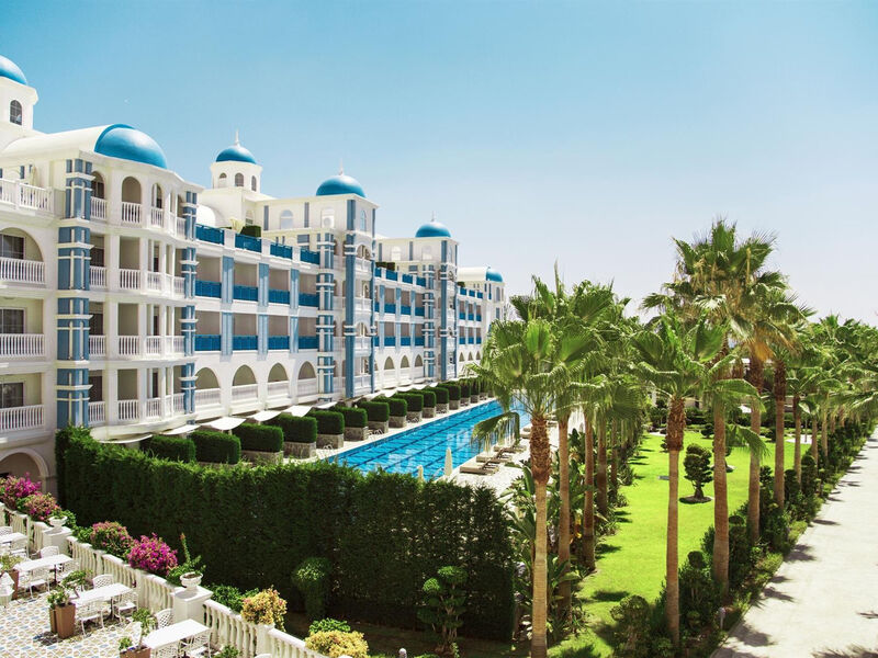Rubi Platinum Spa Resort & Suites