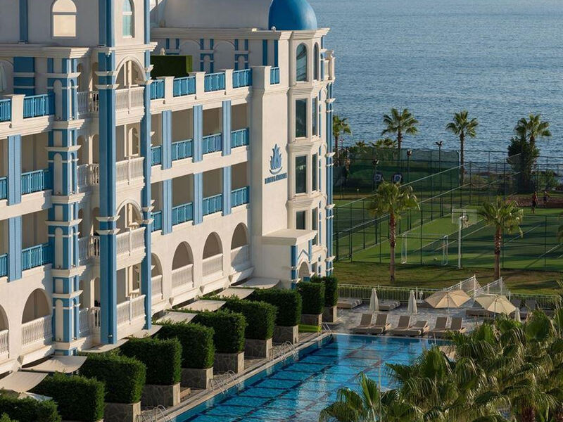 Rubi Platinum Spa Resort & Suites