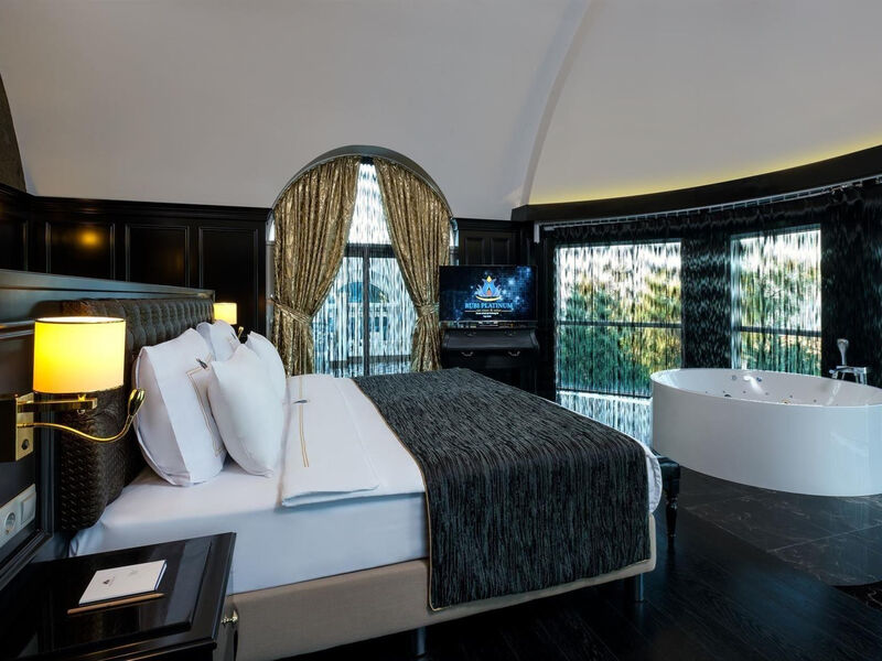Rubi Platinum Spa Resort & Suites
