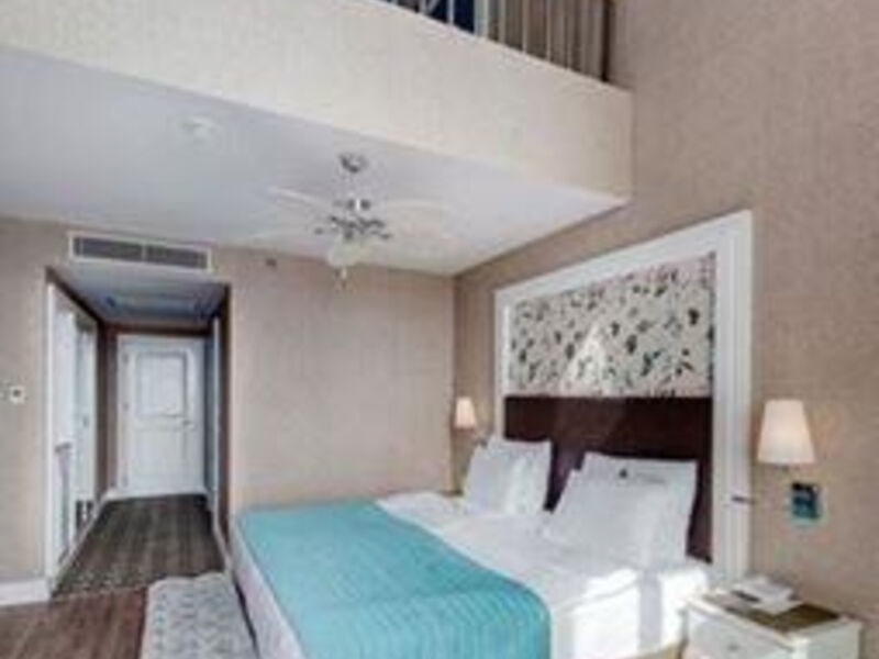 Rubi Platinum Spa Resort & Suites