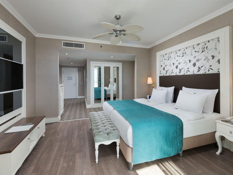Rubi Platinum Spa Resort & Suites