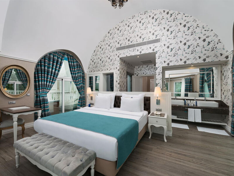 Rubi Platinum Spa Resort & Suites