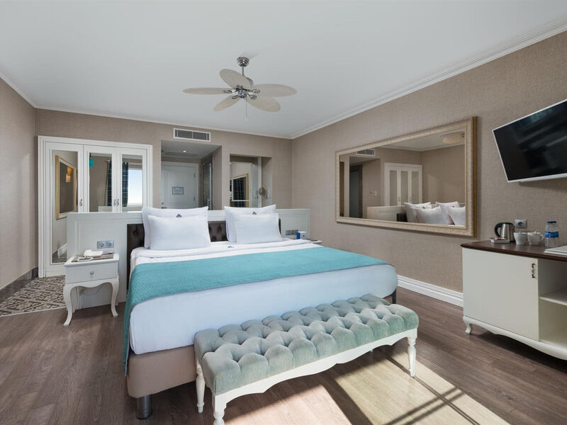 Rubi Platinum Spa Resort & Suites