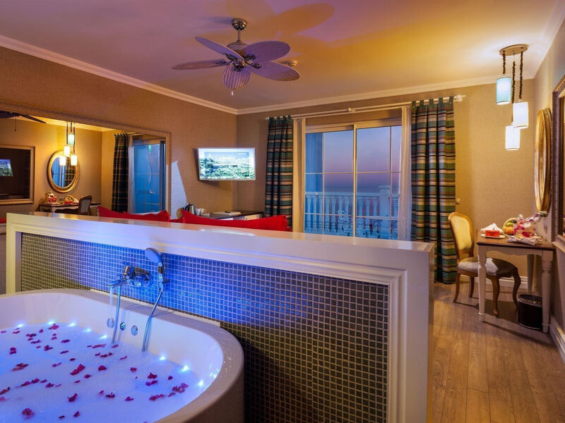 Rubi Platinum Spa Resort & Suites