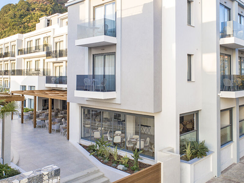Samian Mare Suites & Spa