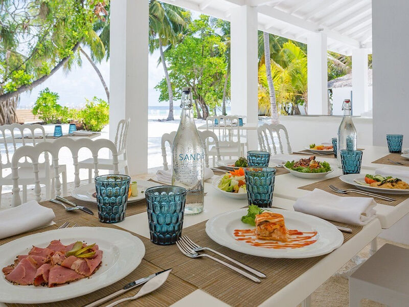 Sandies Bathala Island Resort