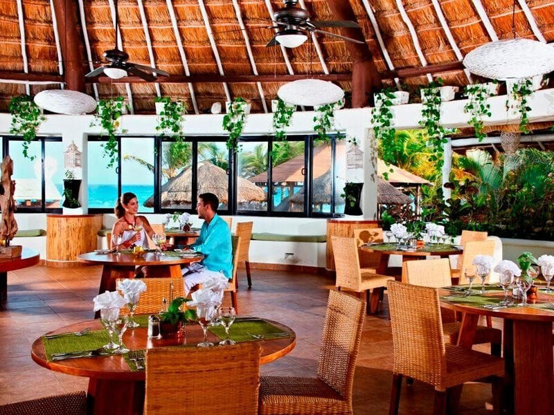 Sandos Caracol Eco Resort