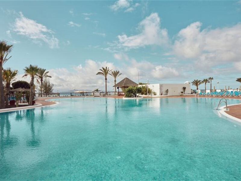 Sandos Papagayo Beach Resort